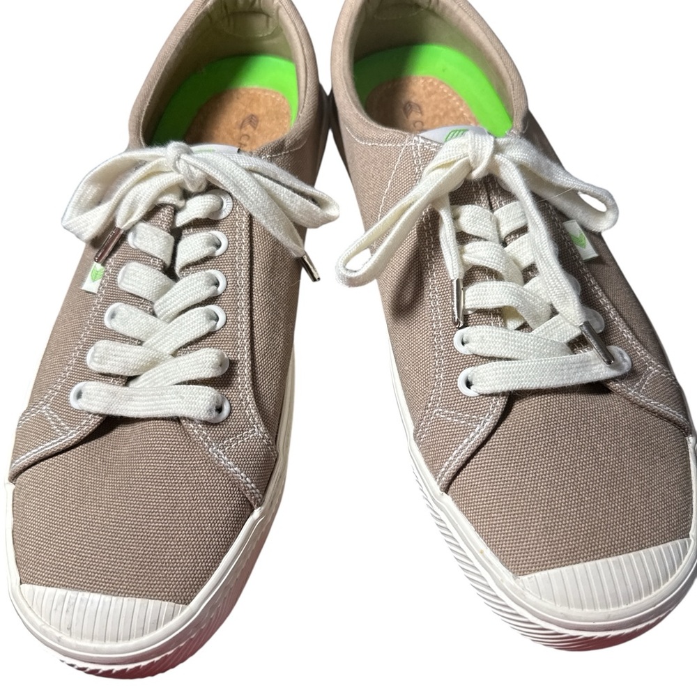 Cariuma Rio Organic‎ Cotton Canvas Contrast Thread Sneakers Tan Women’s Size 11